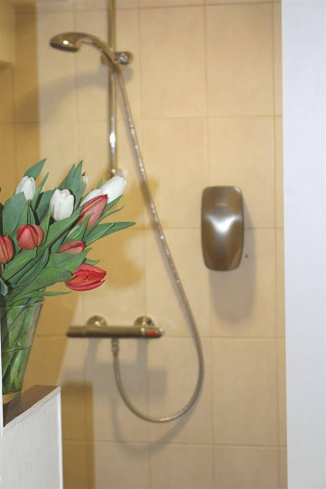 Floris Hotel