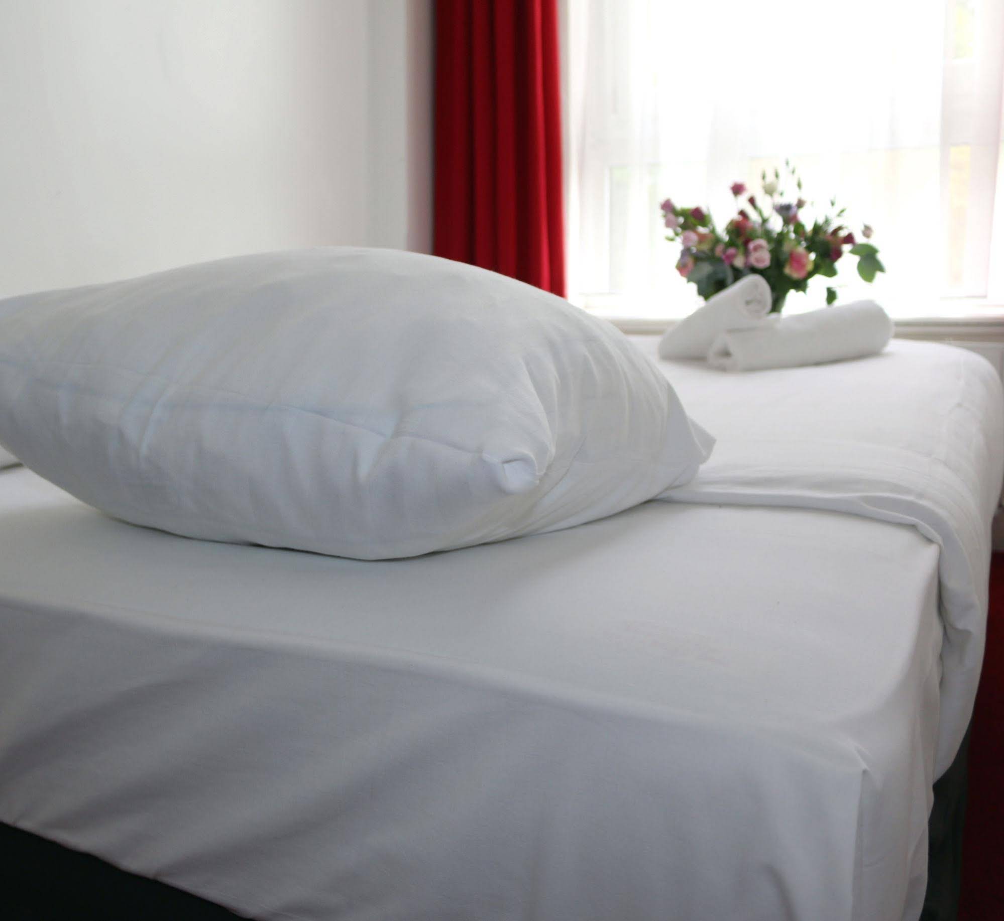 Floris Hotel