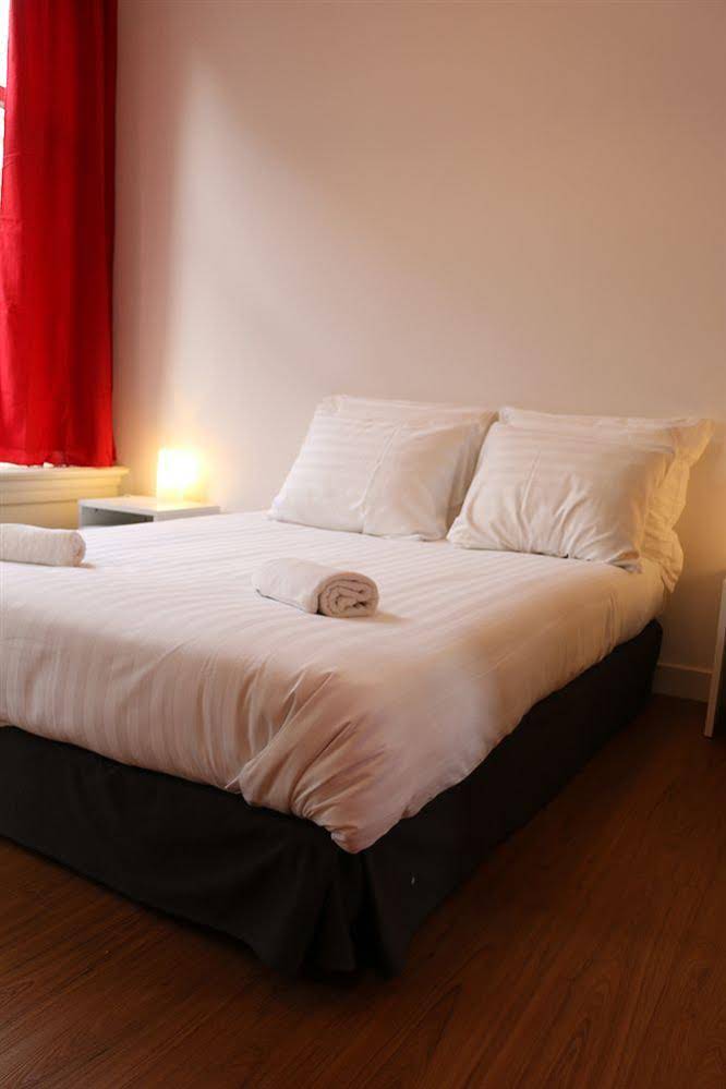 Floris Hotel