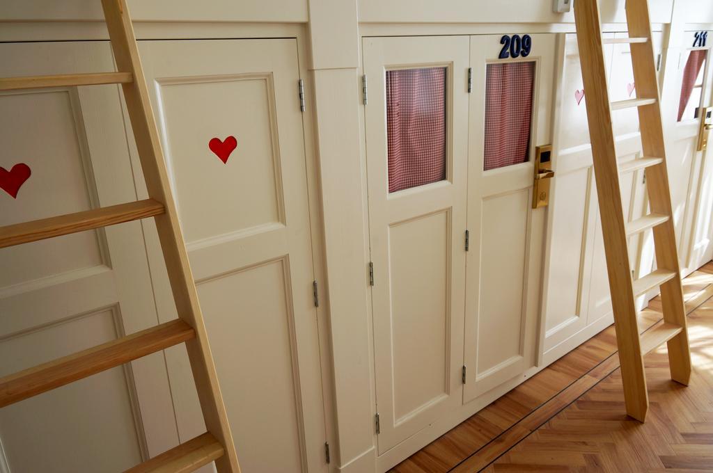 The Bedstee Boutique Capsule Hotel