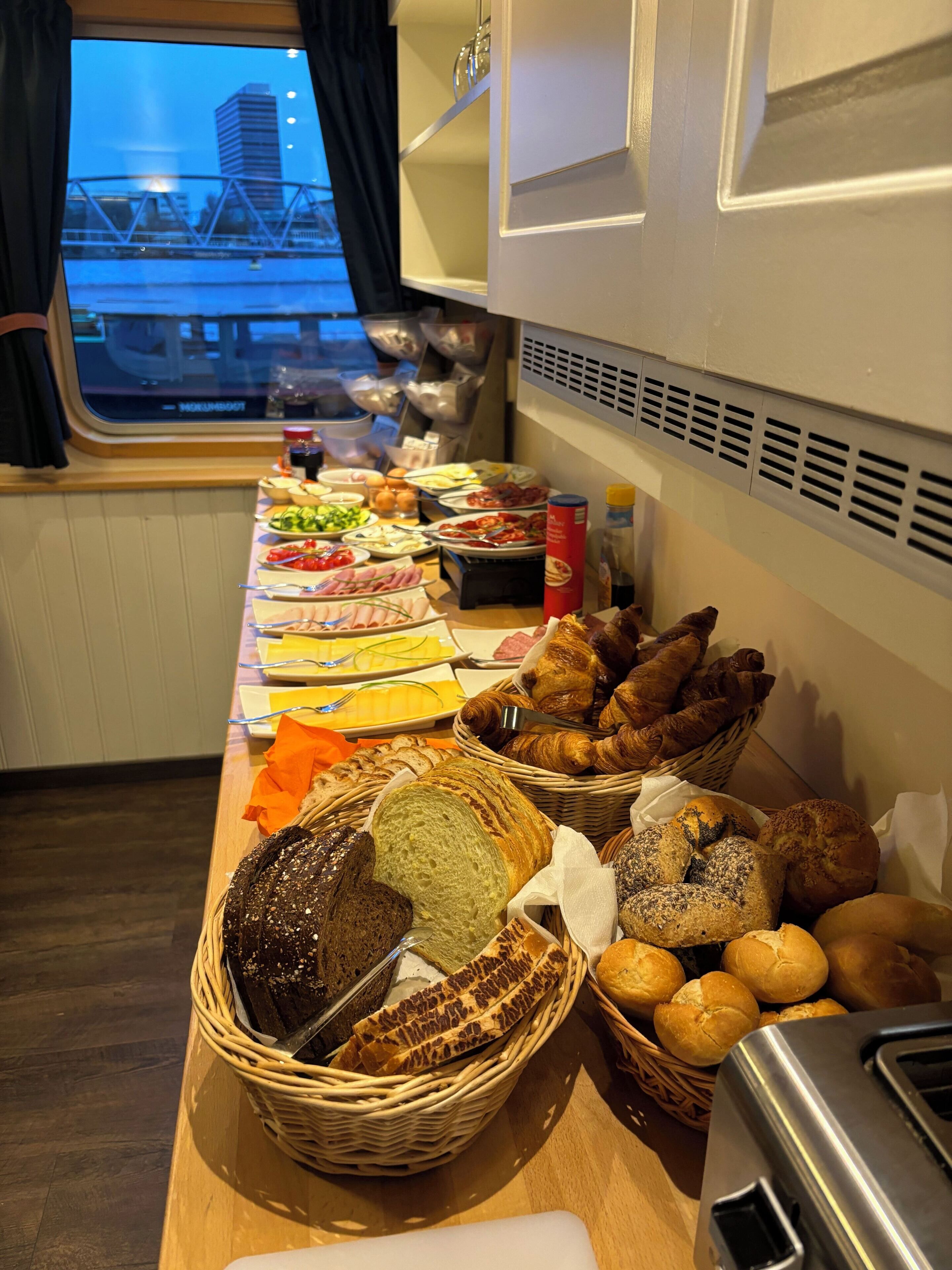 Hotelboat Iris