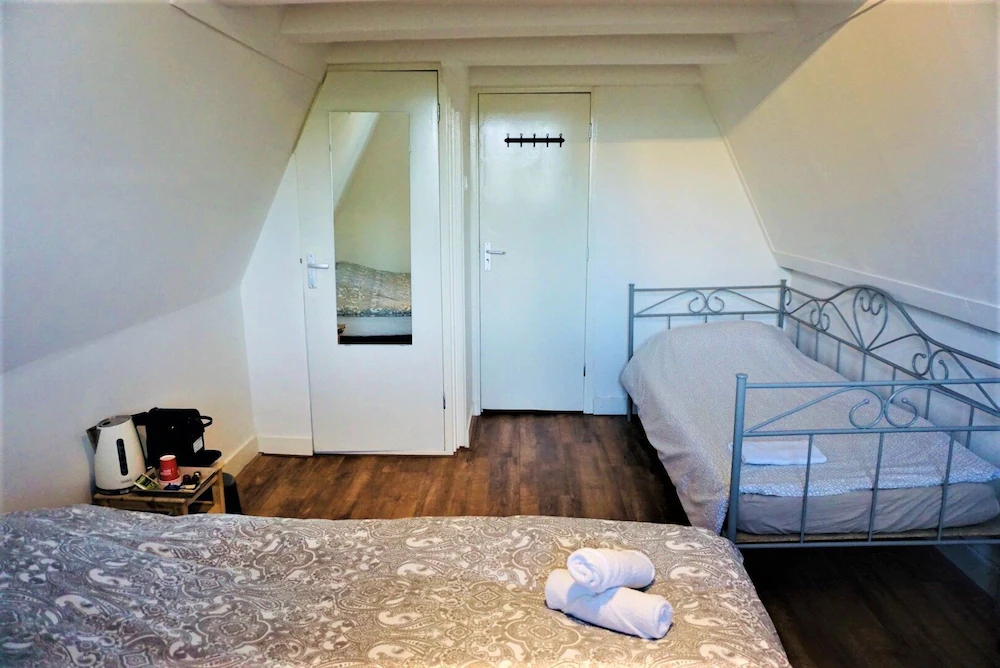 Hotel Canalview