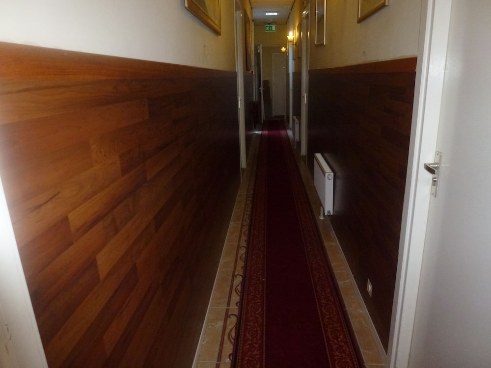 Hotel Isis