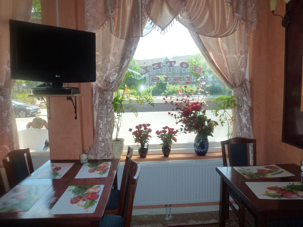 Hotel Isis