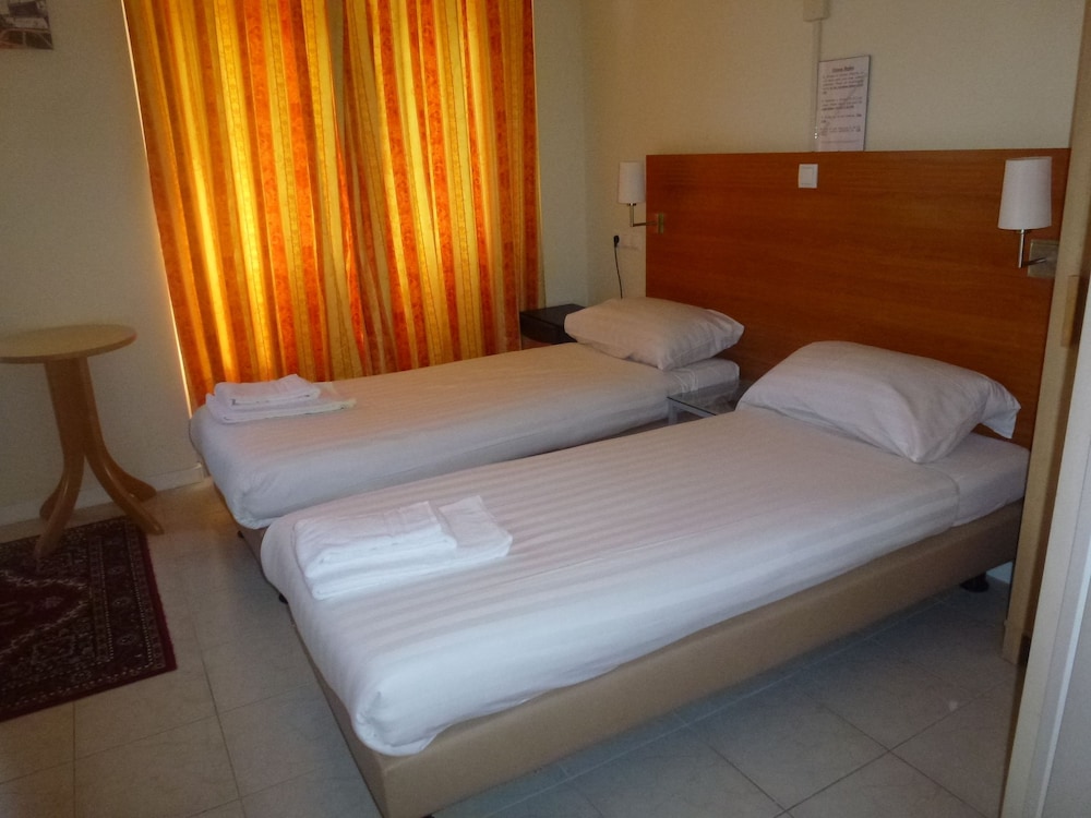 Hotel Isis