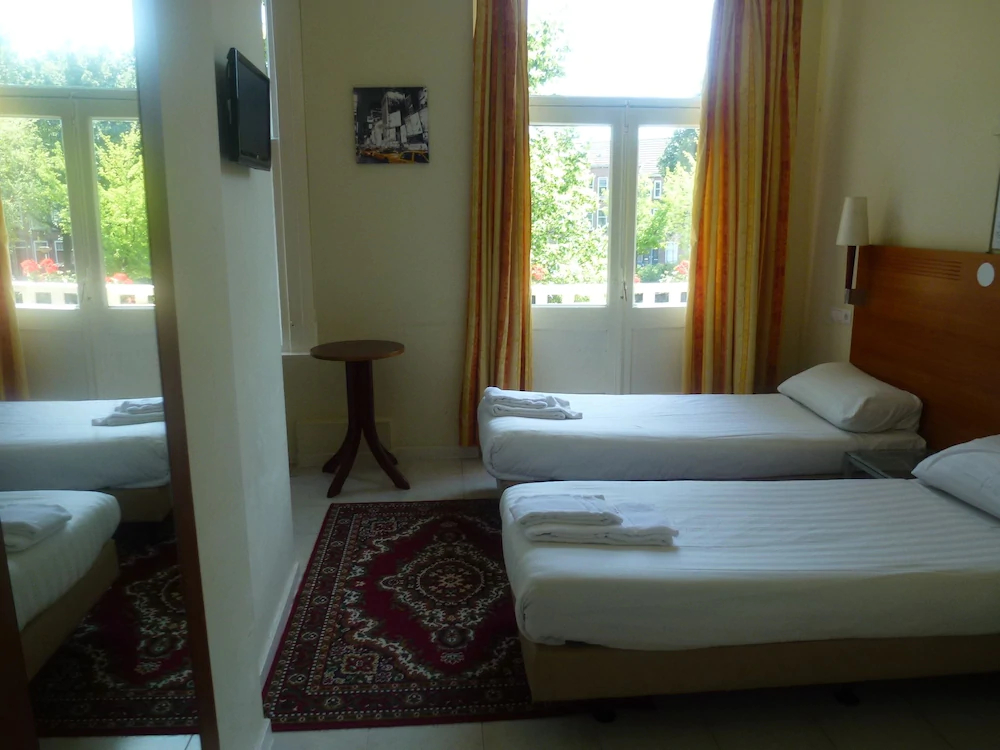 Hotel Isis