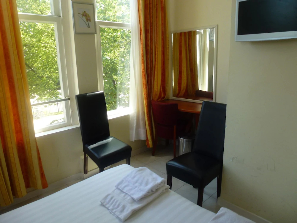 Hotel Isis