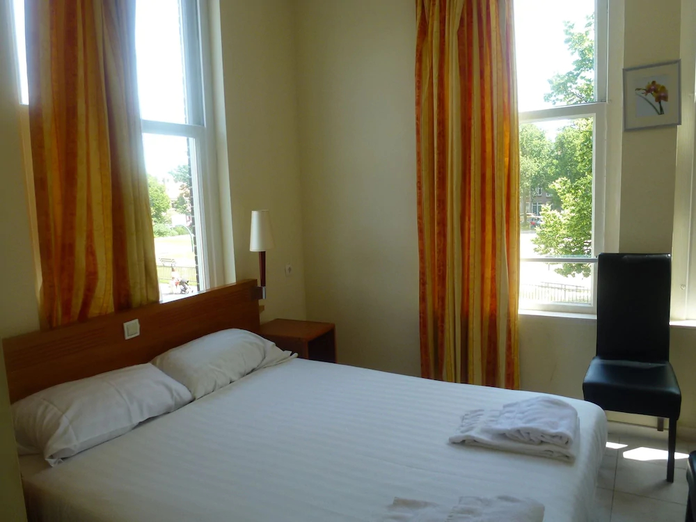 Hotel Isis