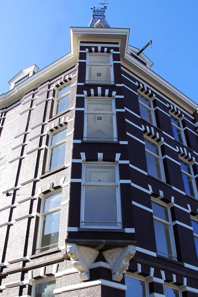 Hotel No 377 House