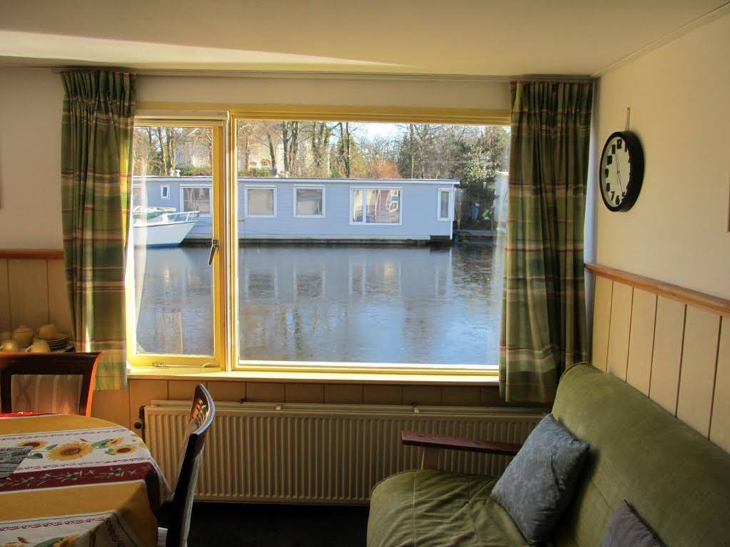 Houseboat under the Mill