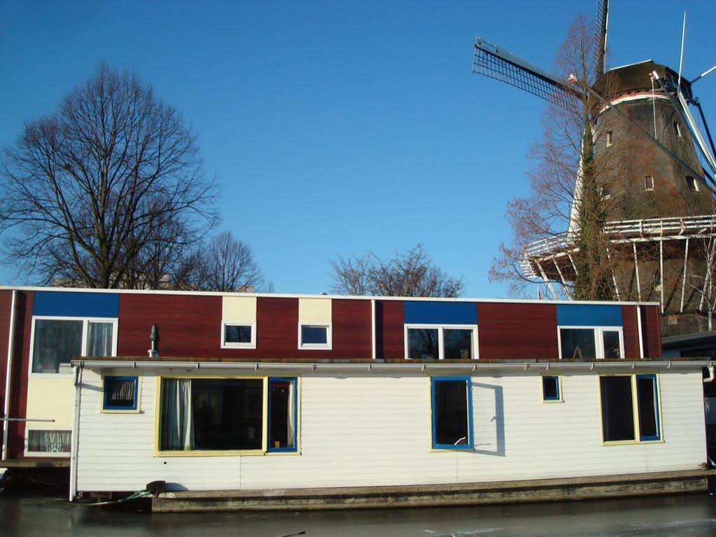 Houseboat under the Mill