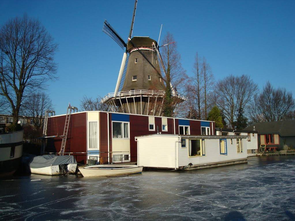 Houseboat under the Mill
