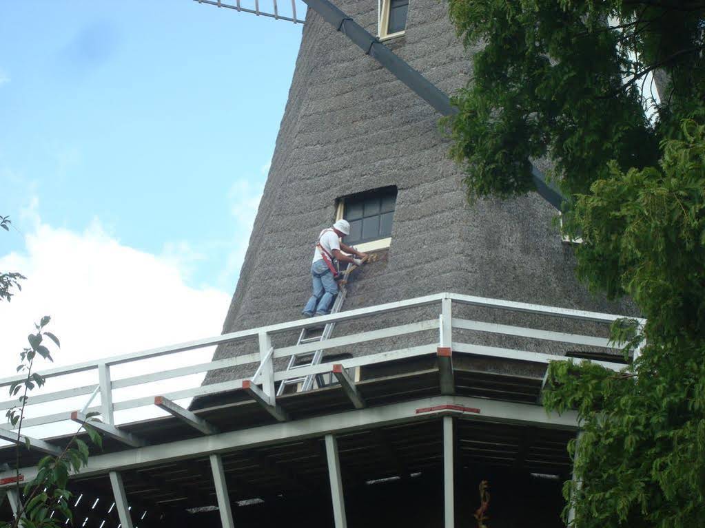 Houseboat under the Mill