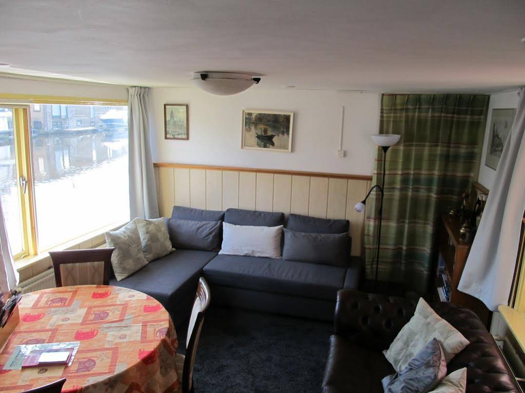 Houseboat under the Mill