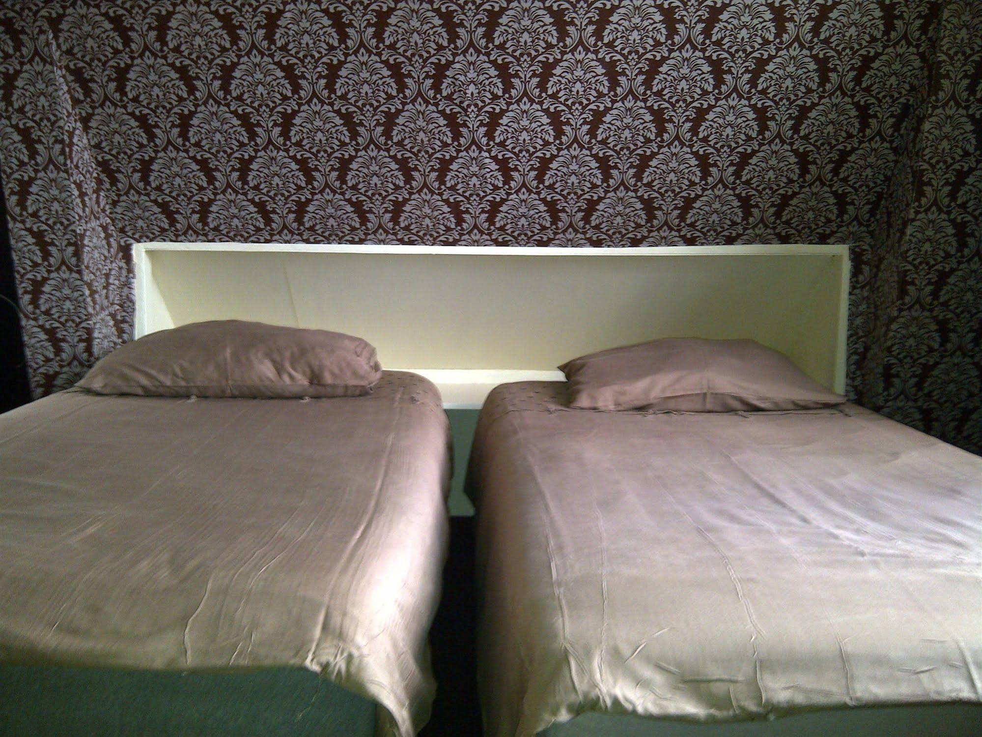 Maggys & Gunputsing Guesthouse