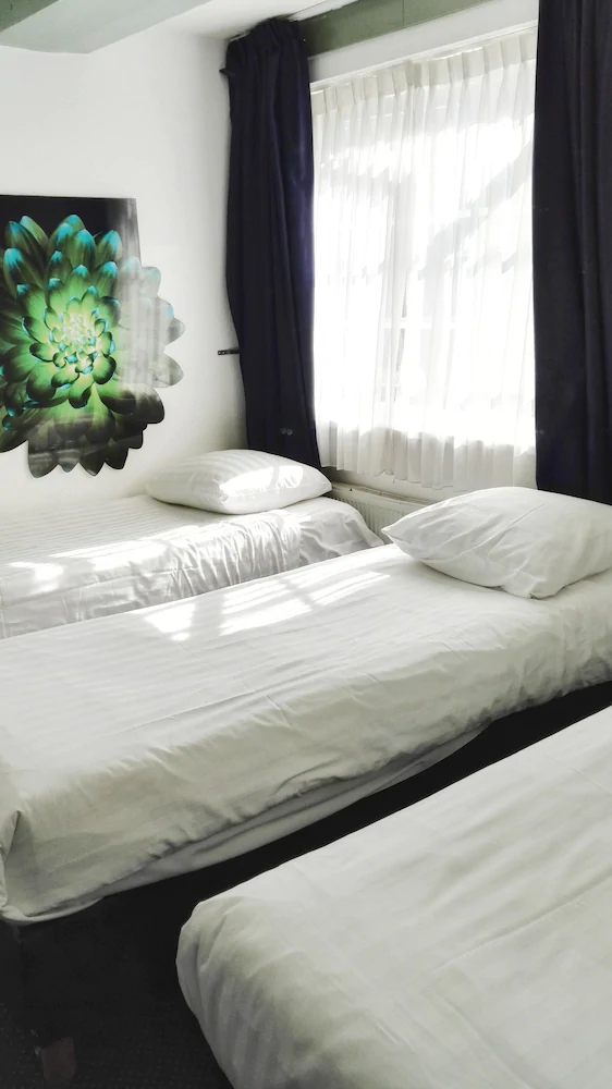 Rembrandt Square Hotel
