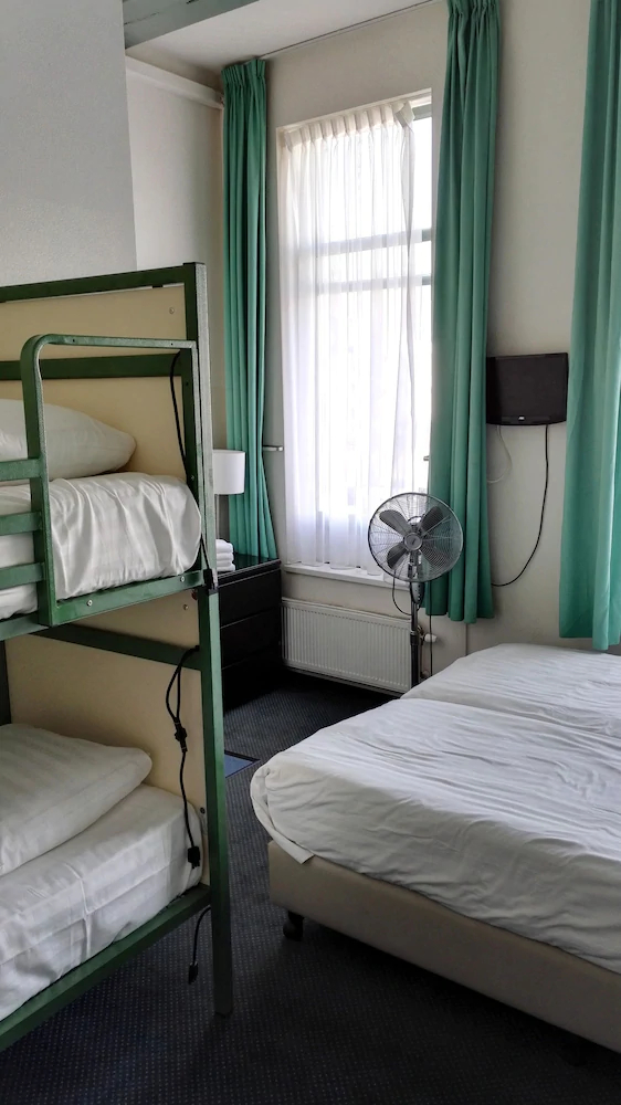Rembrandt Square Hotel
