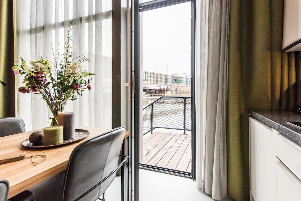 YAYS Amsterdam East by Numa