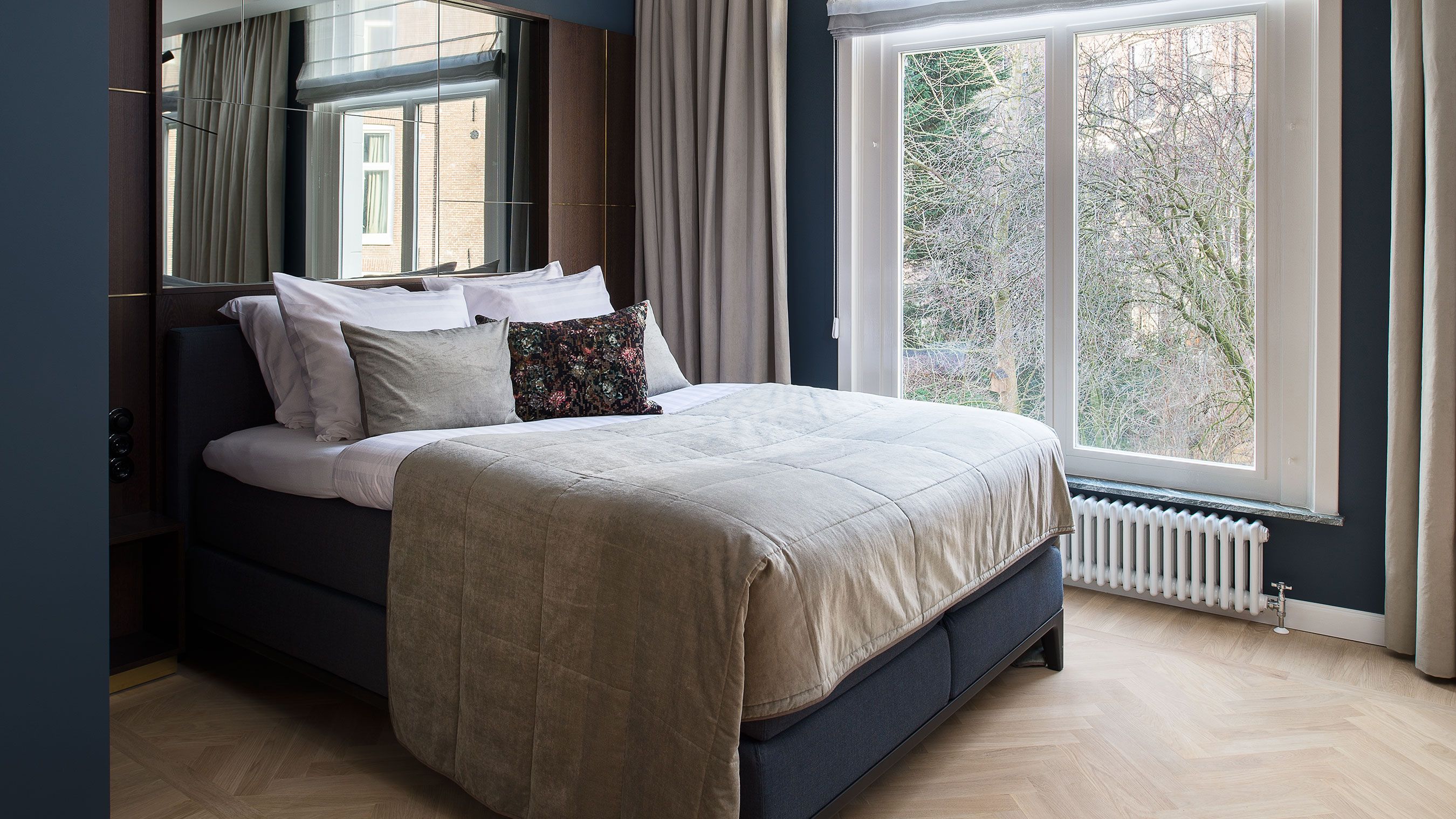 Spinoza Suites