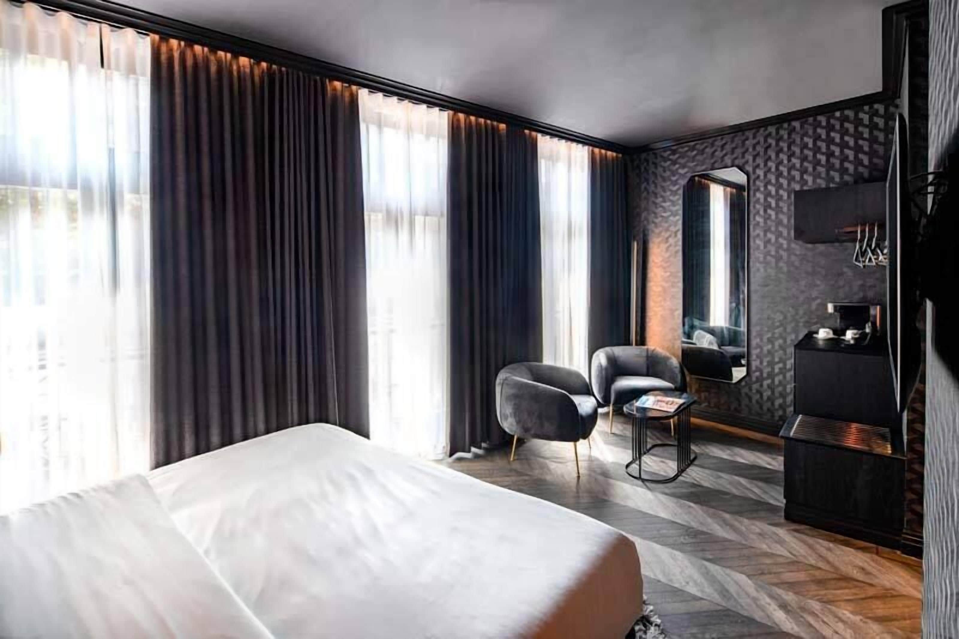 The Highlander Hotel