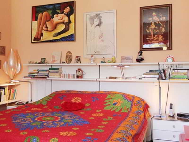 Xaviera Hollanders ''Happy House Bed & Breakfast''