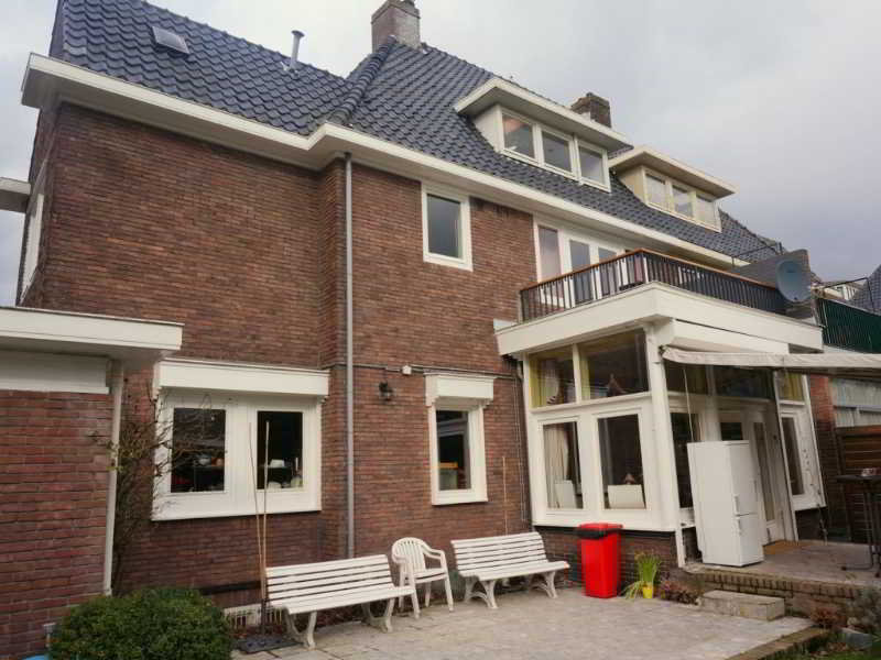 Xaviera Hollanders ''Happy House Bed & Breakfast''