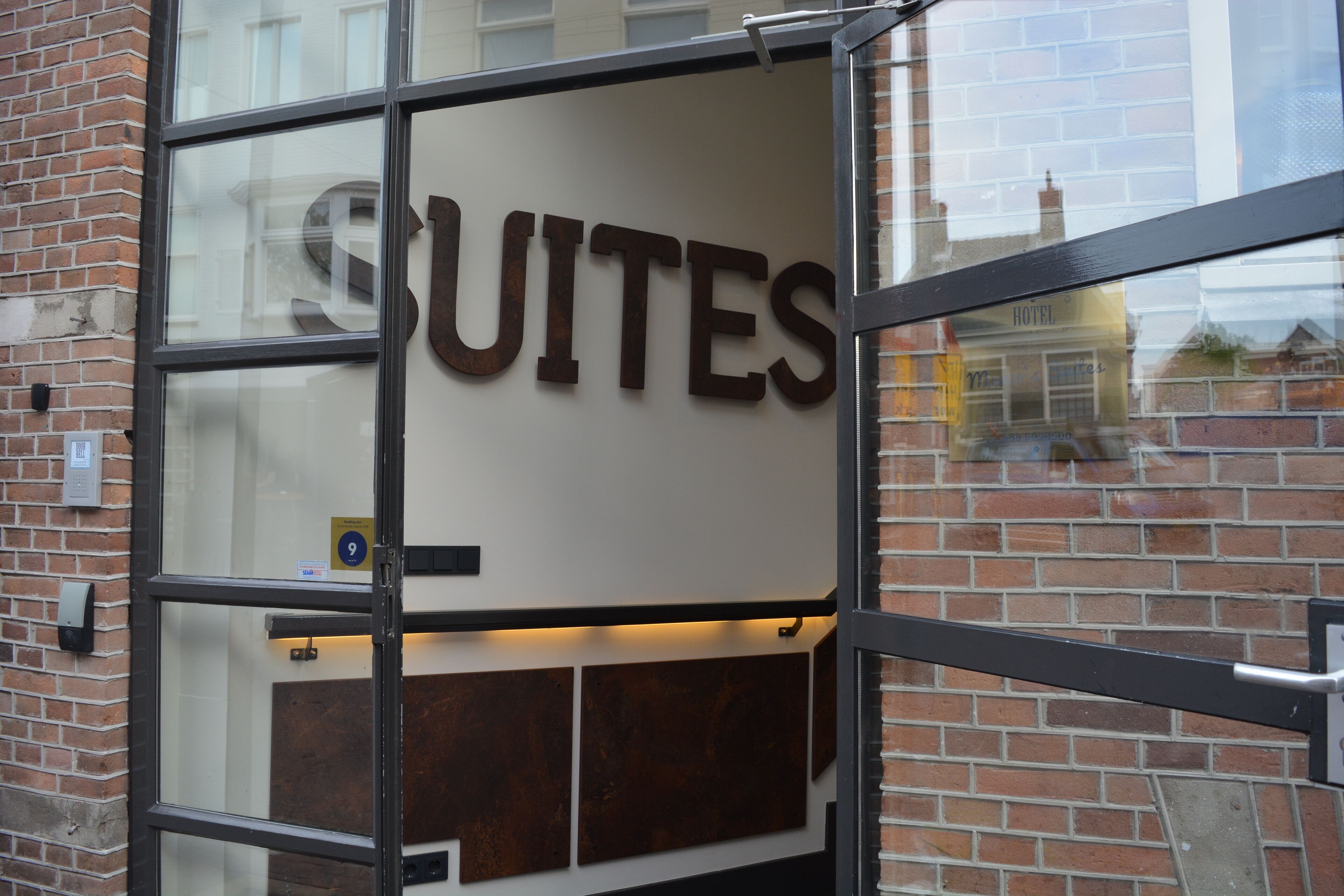 Manzo Suites