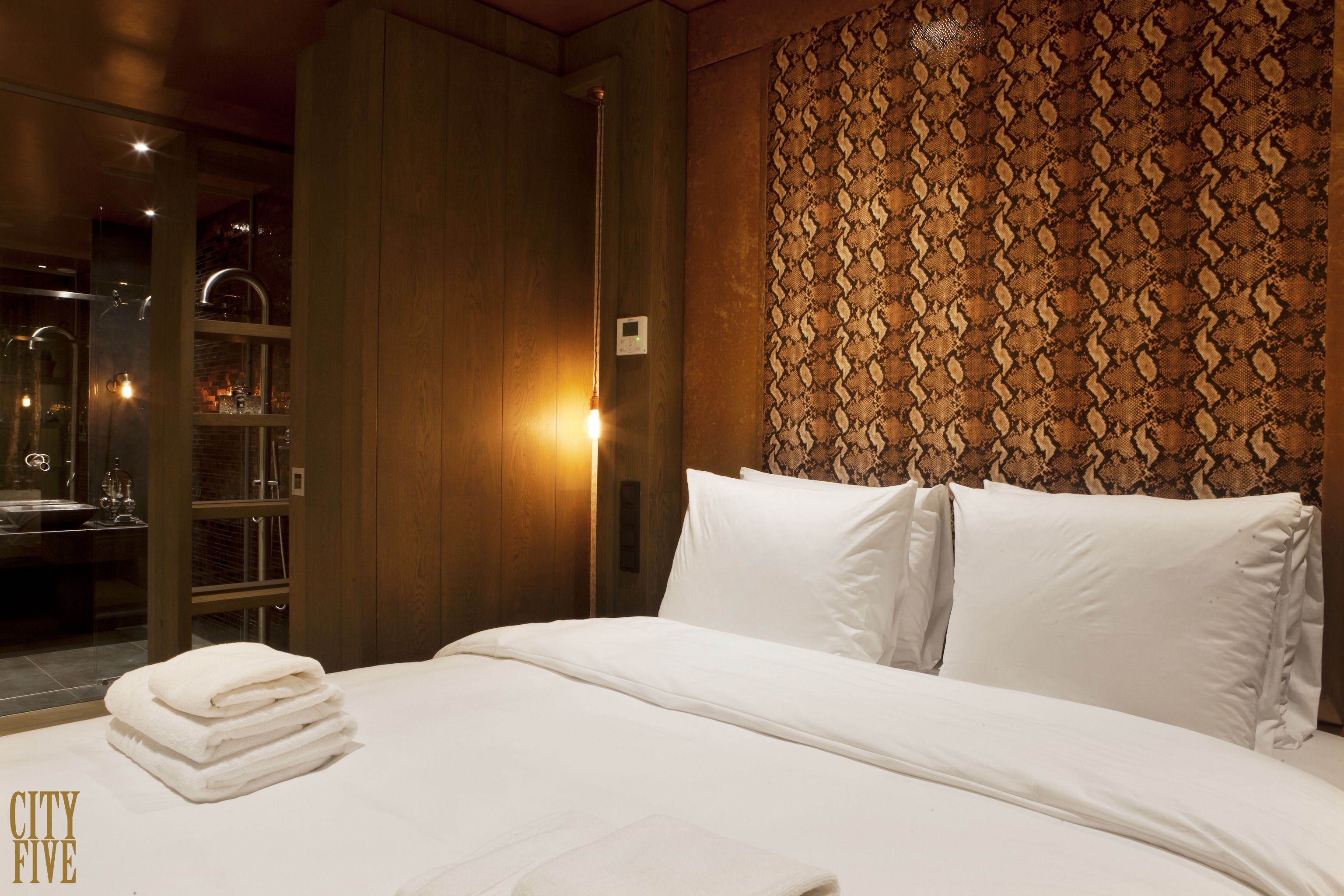 Manzo Suites