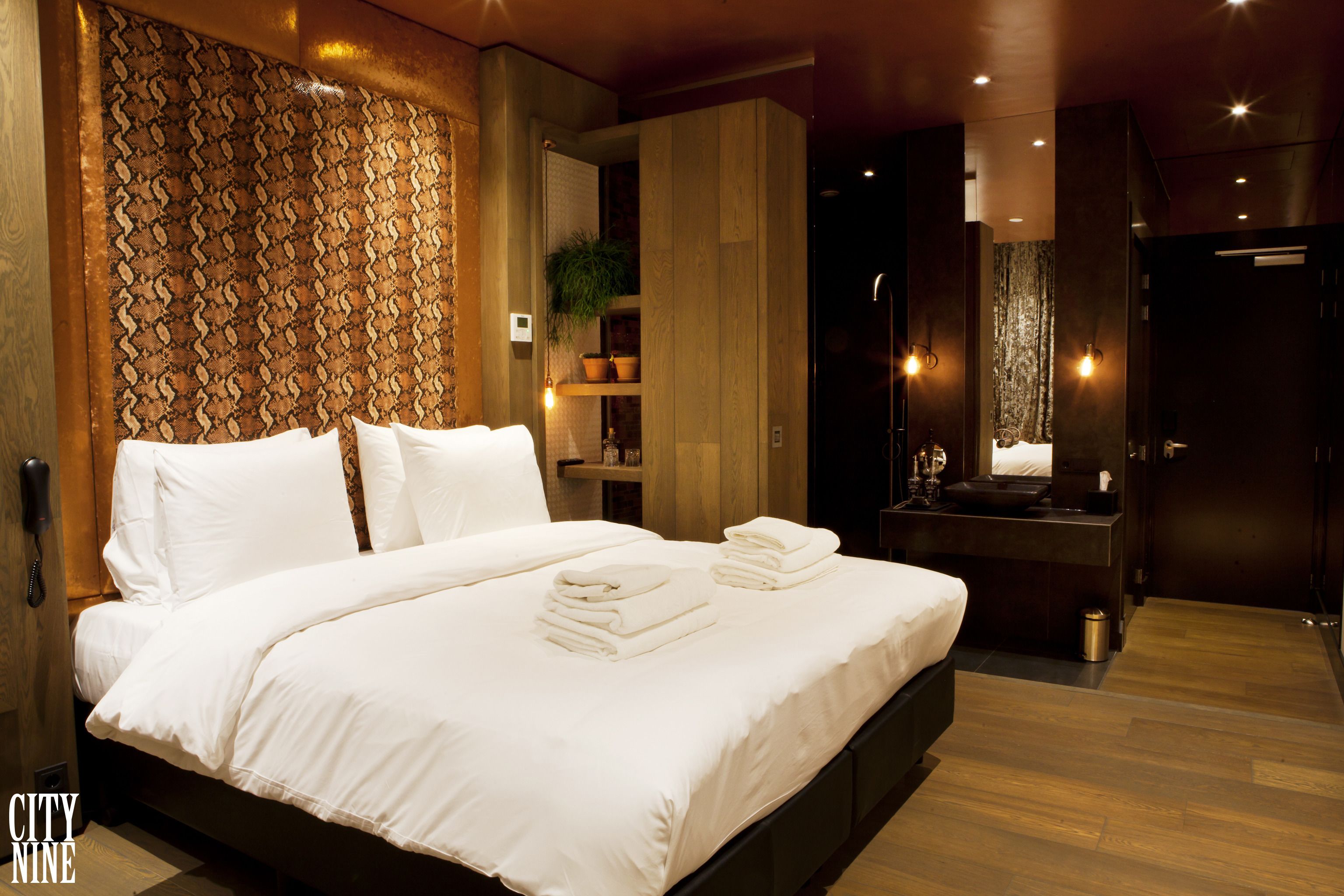 Manzo Suites