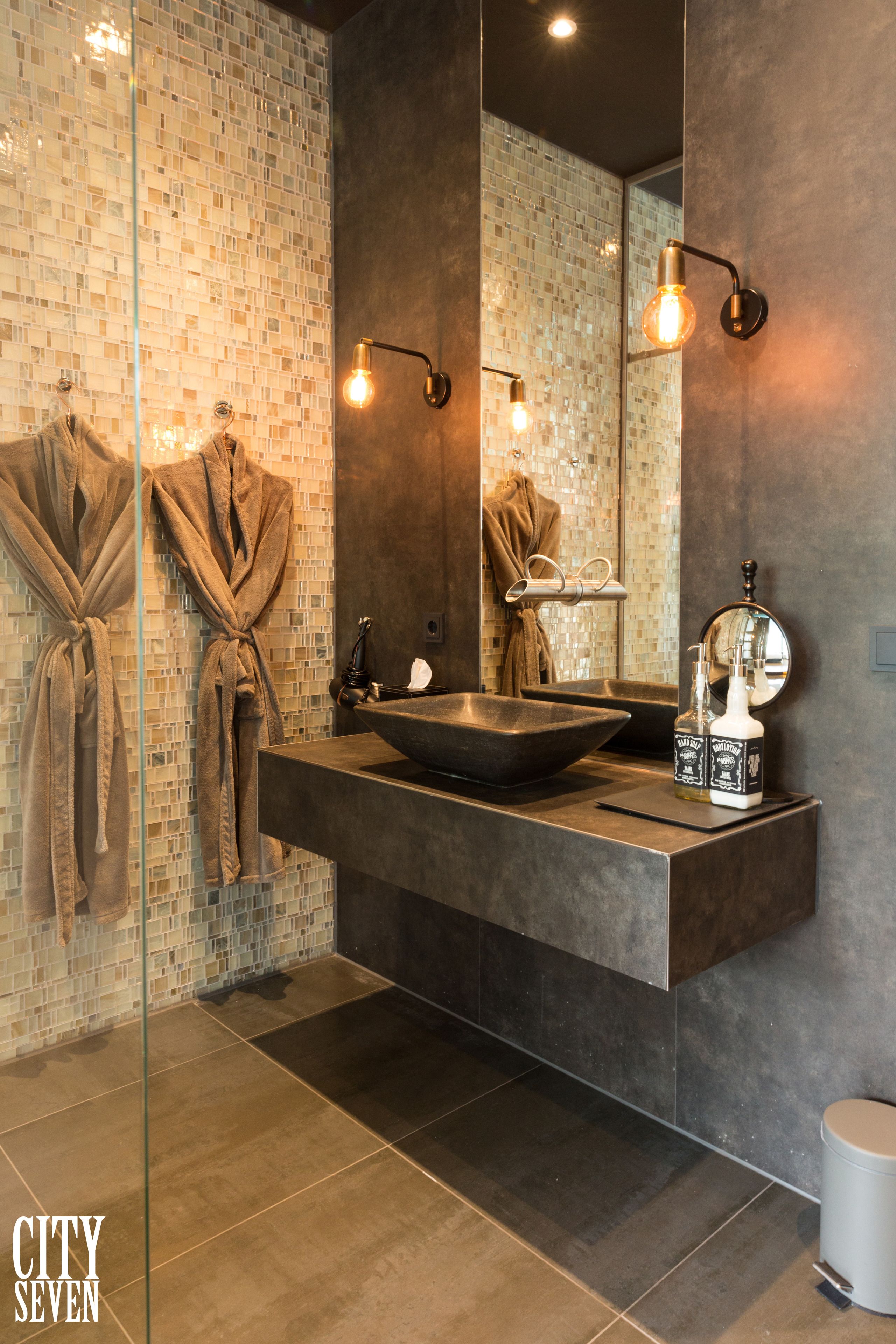 Manzo Suites