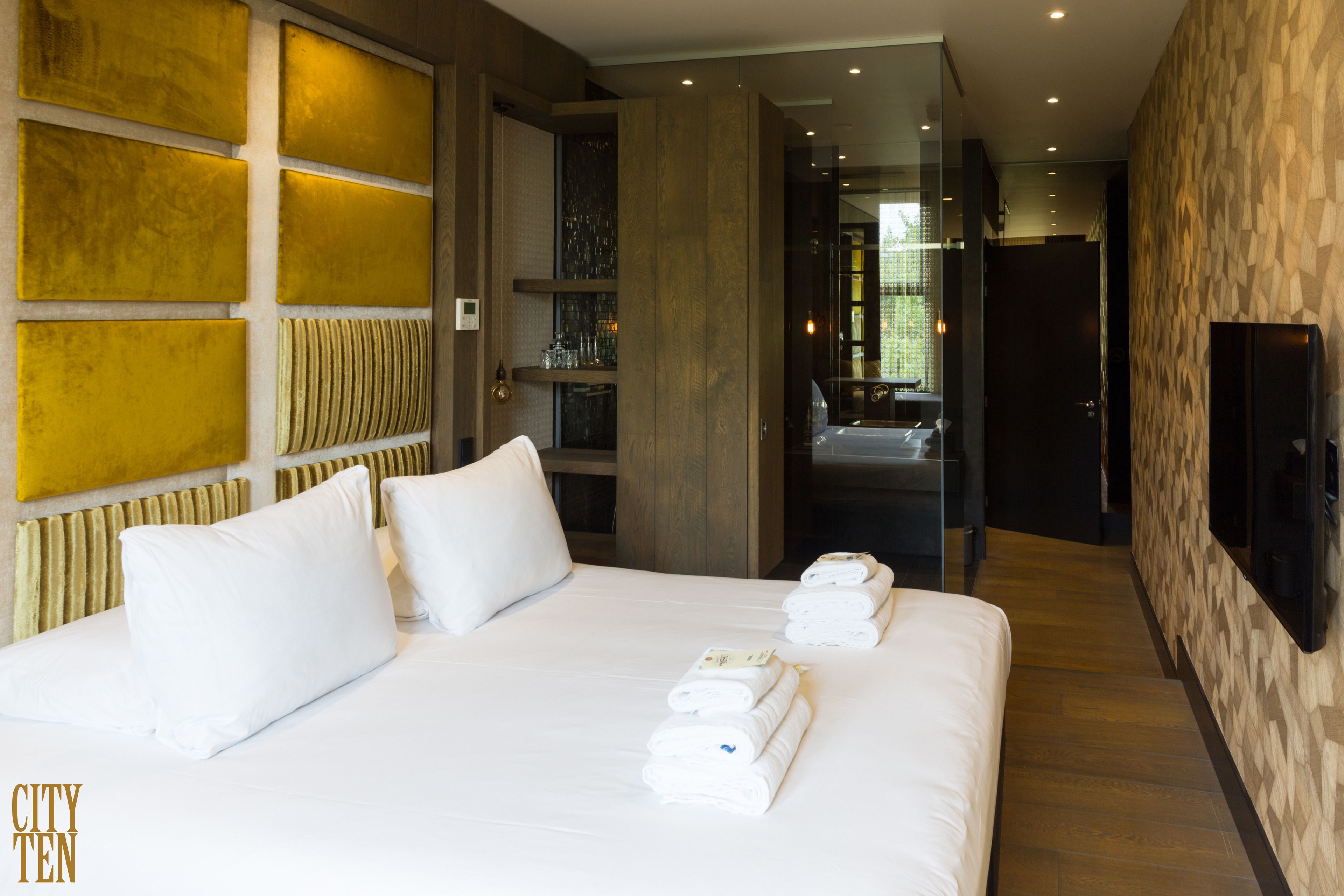 Manzo Suites