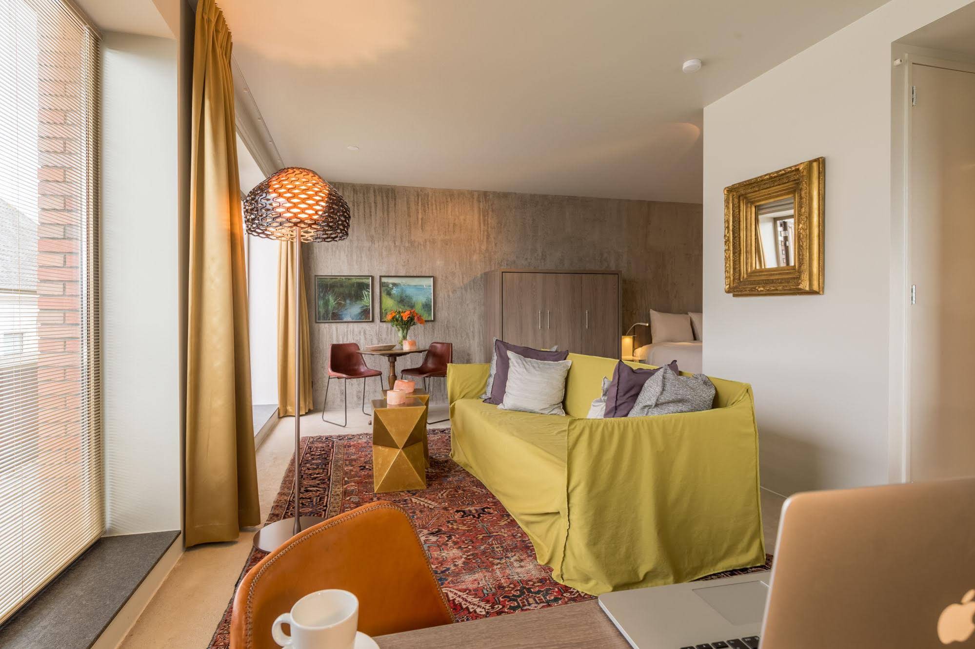Hotel Miss Blanche Short Stay Suites & Apartments