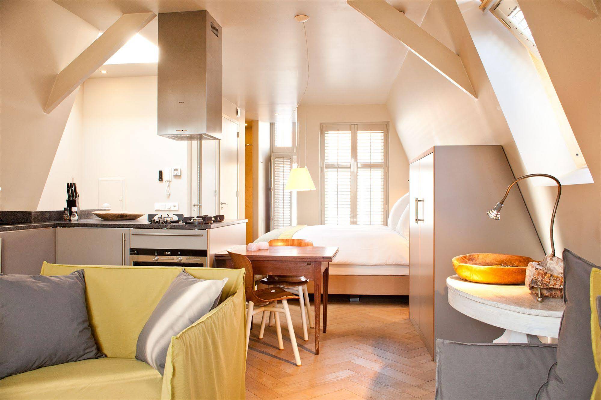 Hotel Miss Blanche Short Stay Suites & Apartments