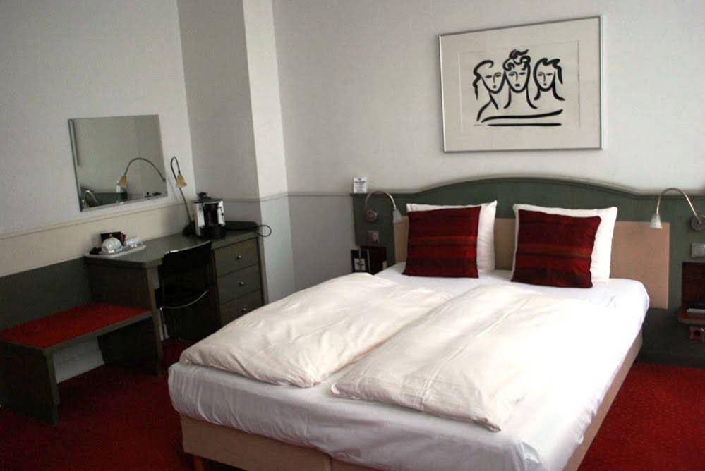 Fitz-Roy Urban Hotel Bar And Garden