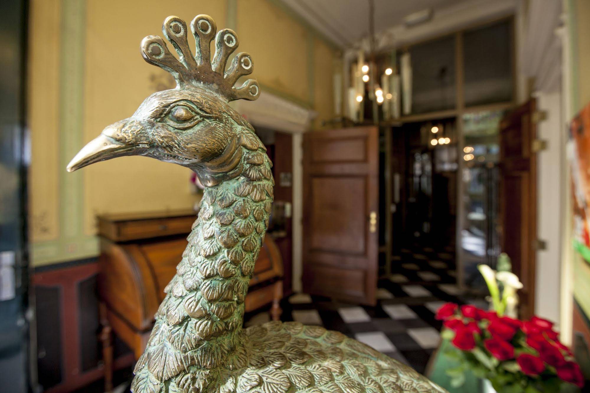 Fitz-Roy Urban Hotel Bar And Garden