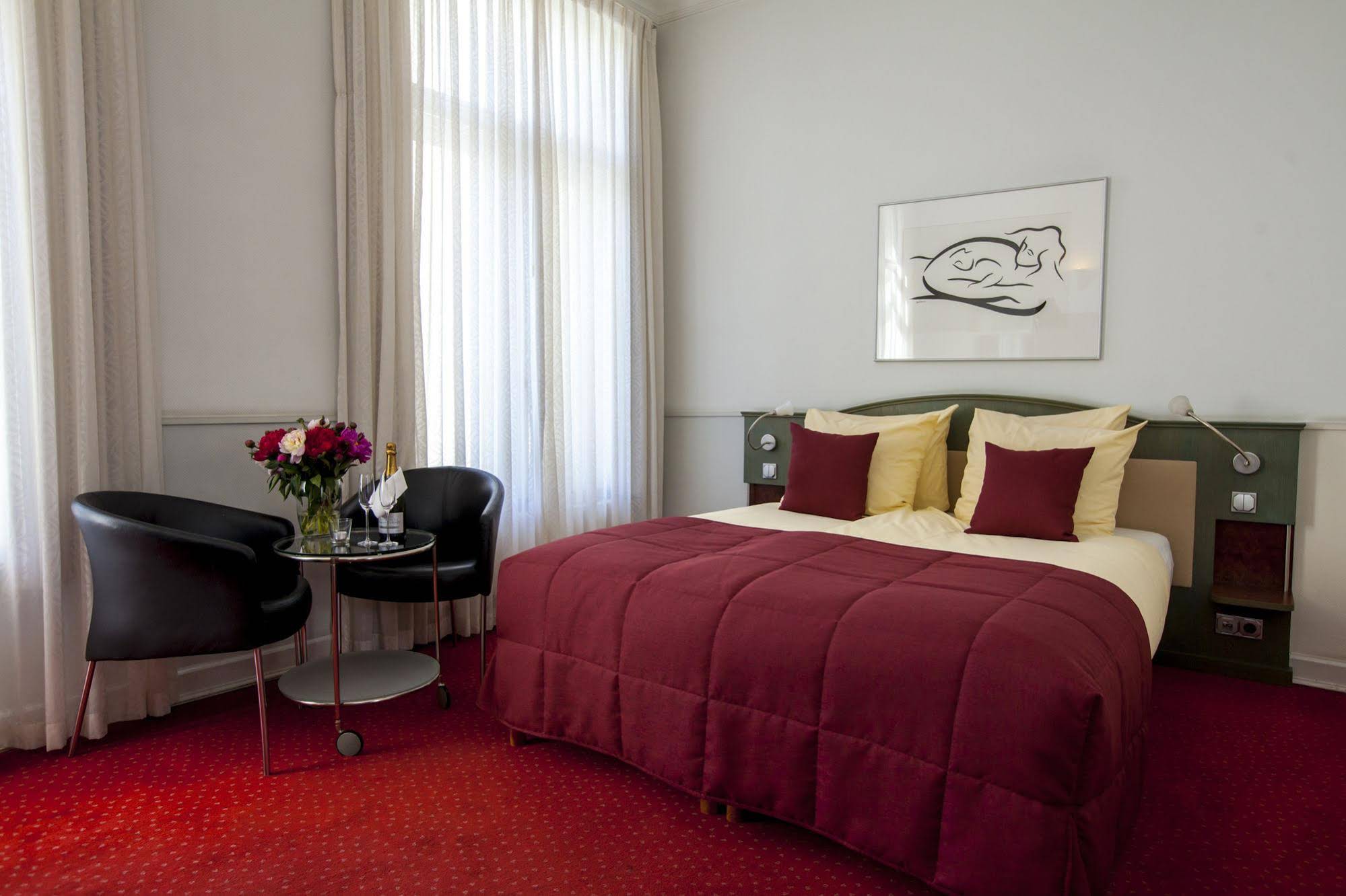 Fitz-Roy Urban Hotel Bar And Garden