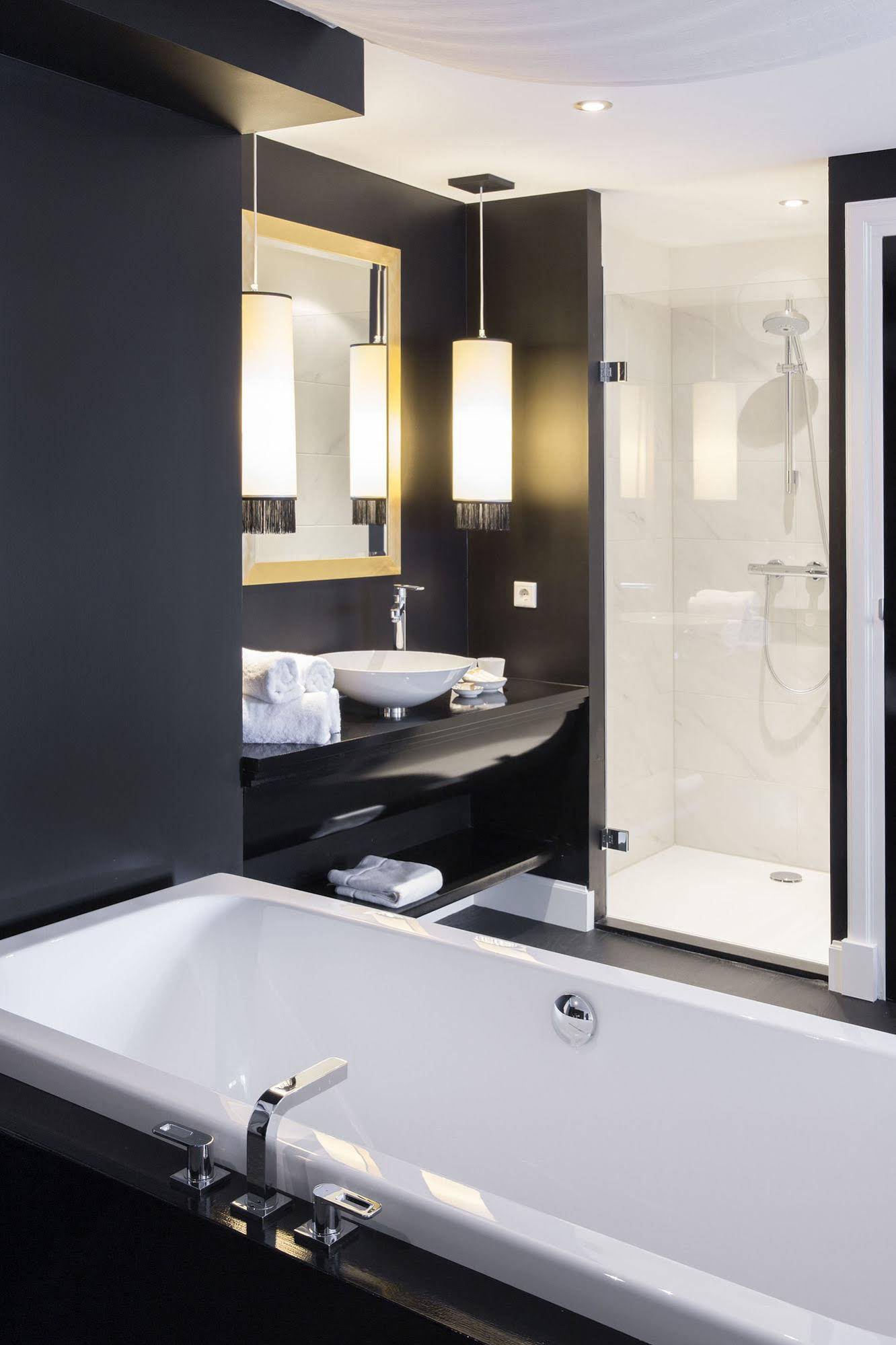 Le Theatre Hotel