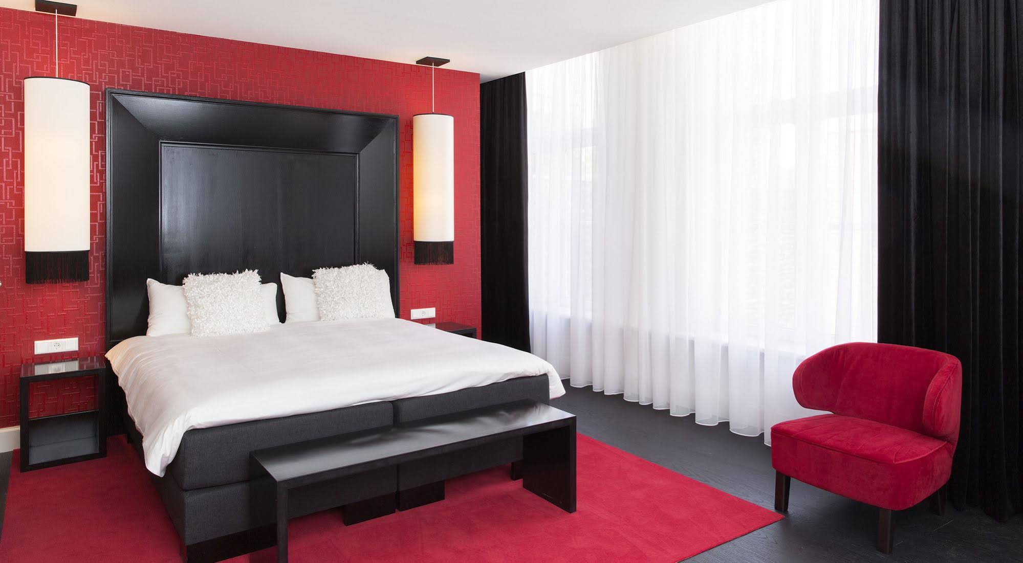 Le Theatre Hotel