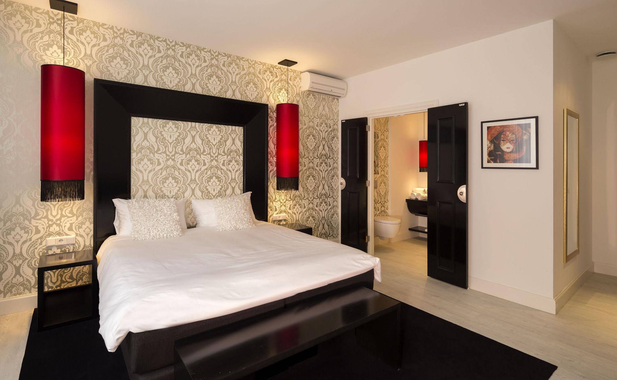 Le Theatre Hotel