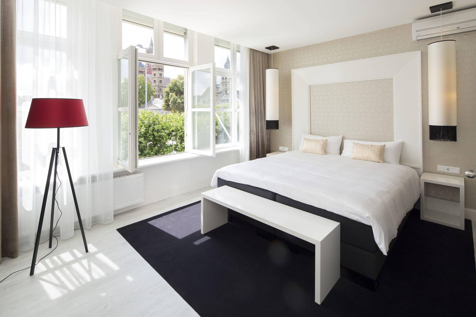 Le Theatre Hotel