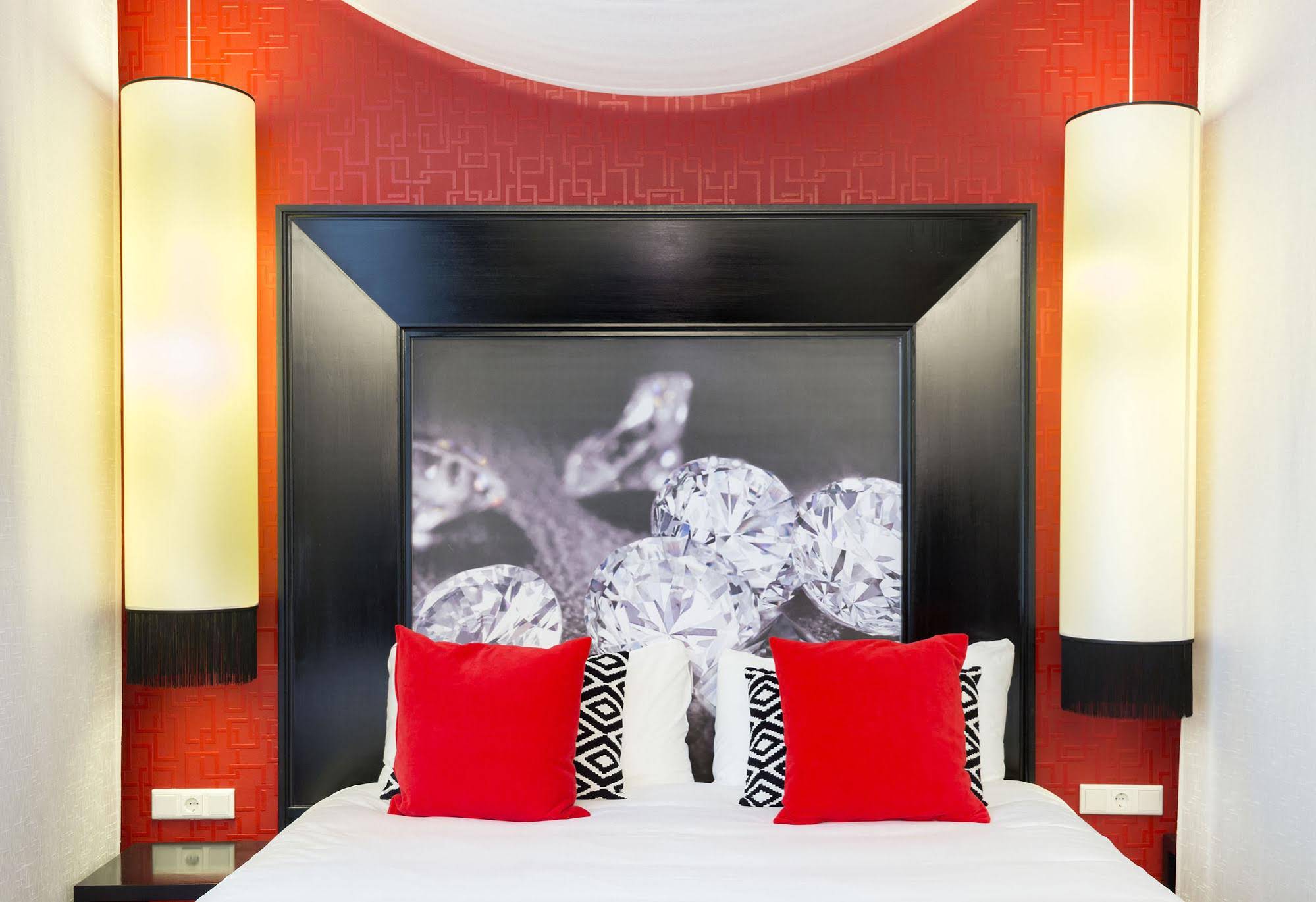 Le Theatre Hotel
