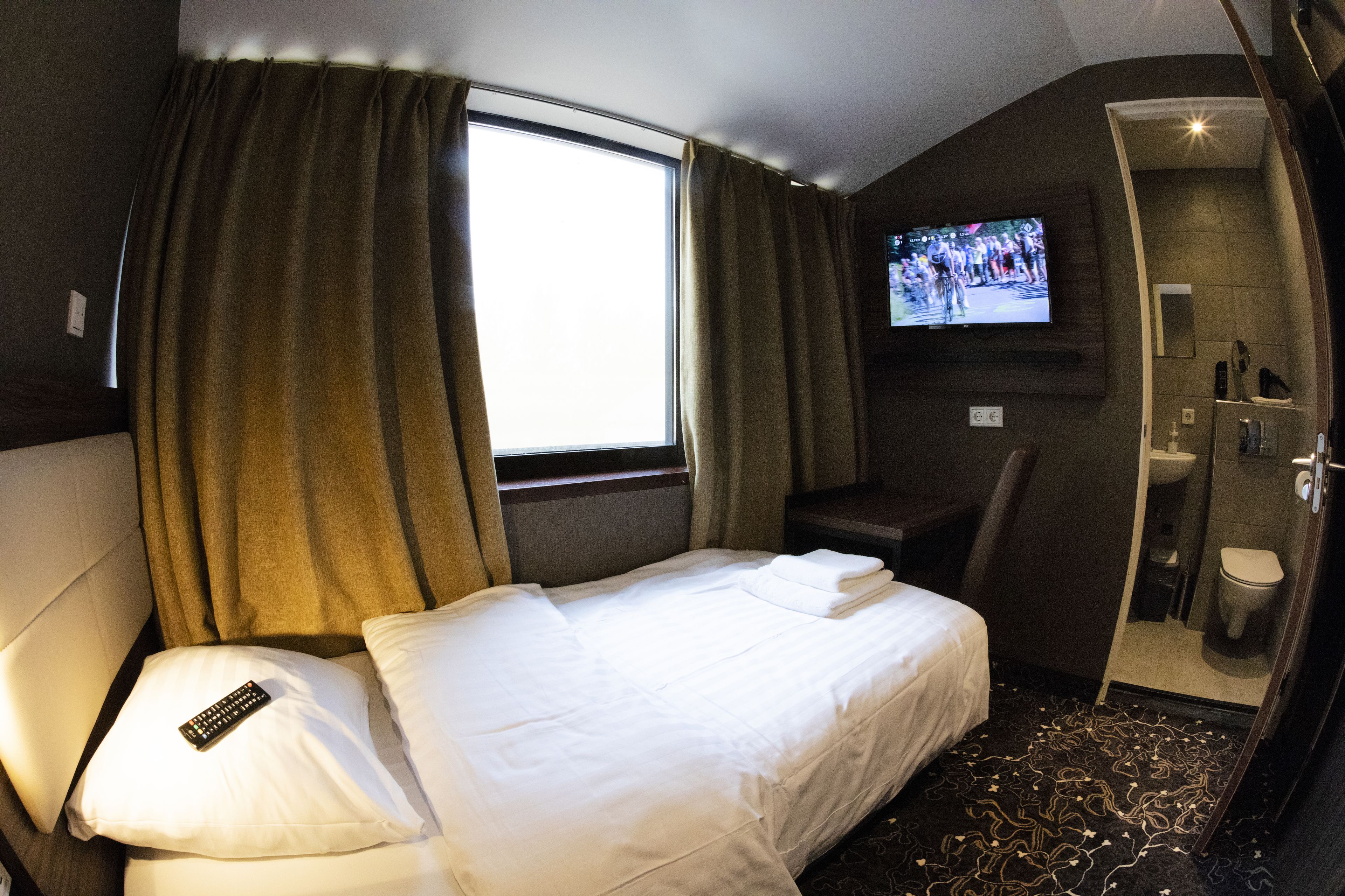 Amsterdam Lake Hotel