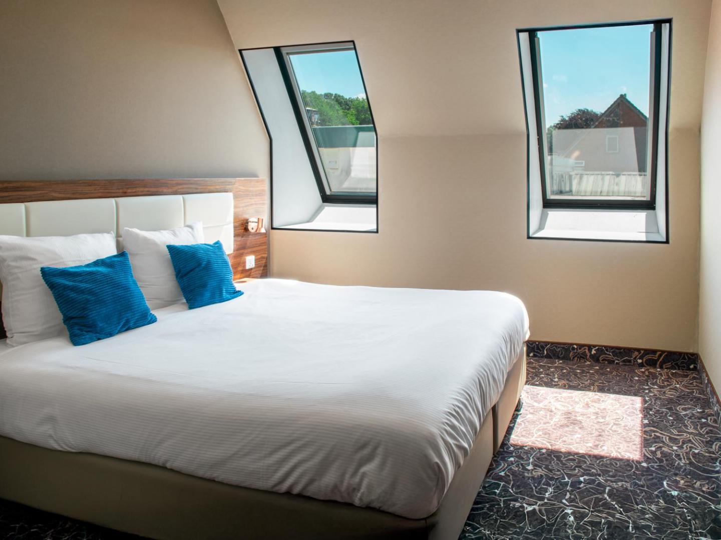 Amsterdam Lake Hotel