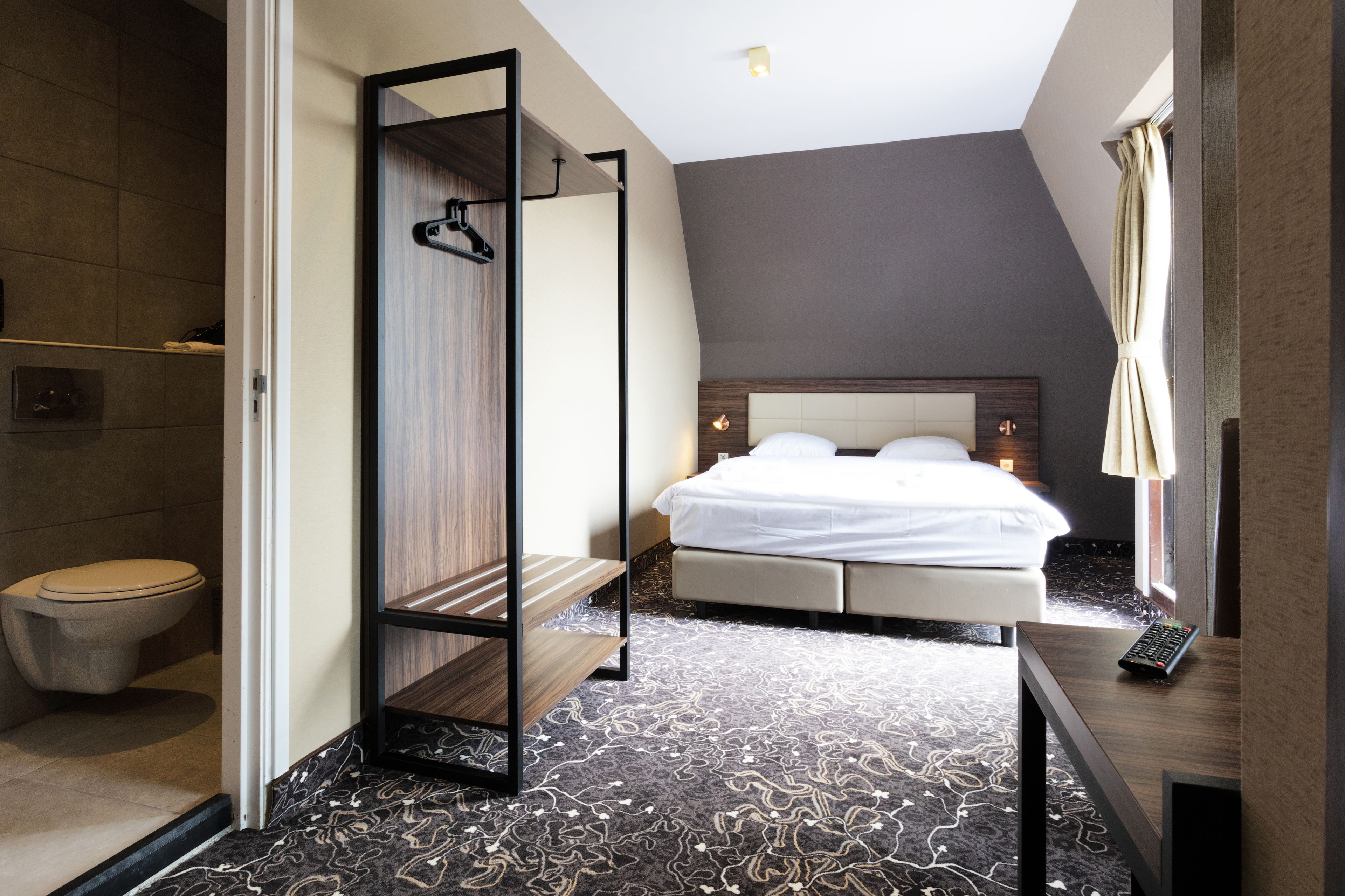 Amsterdam Lake Hotel
