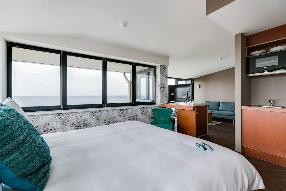 Beachhouse Hotel