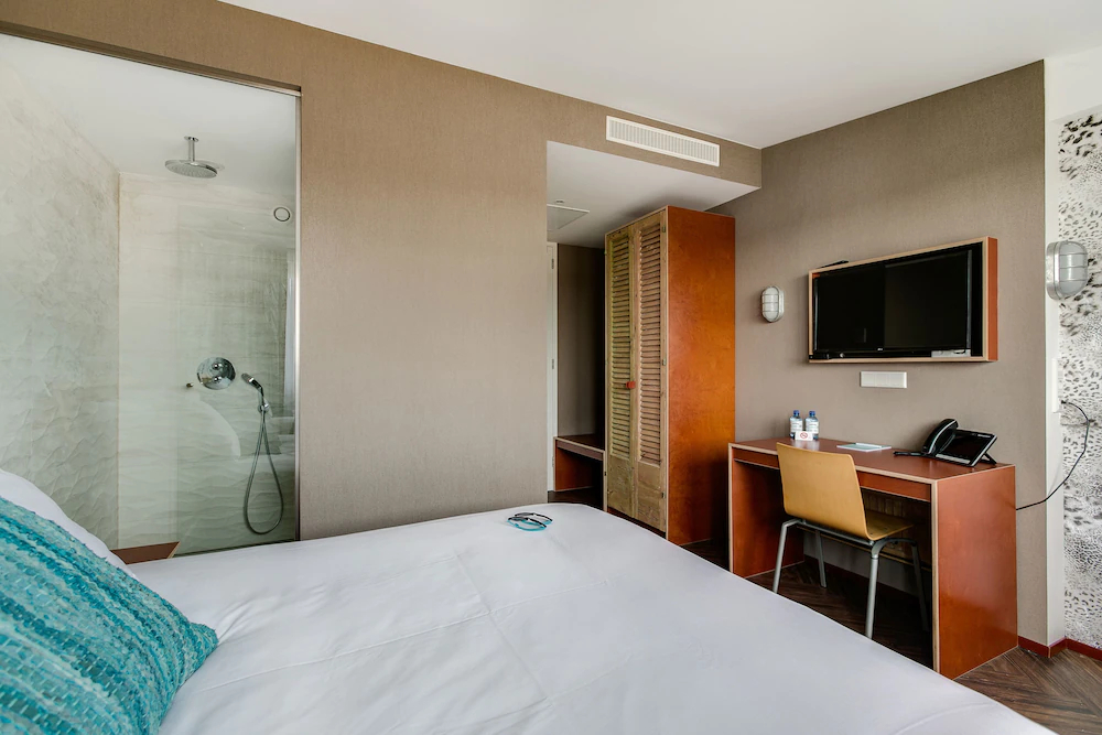 Beachhouse Hotel