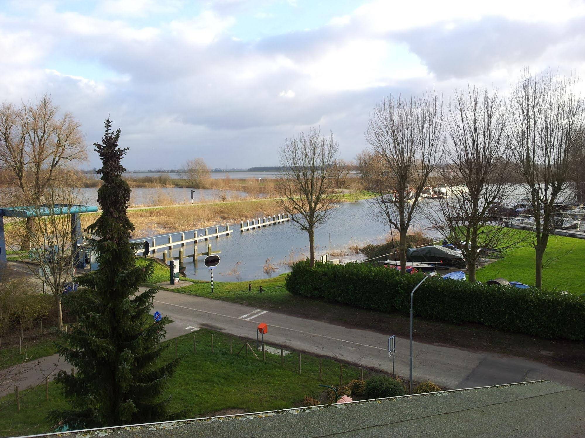 Logis Hotel De Brabantse Biesbosch