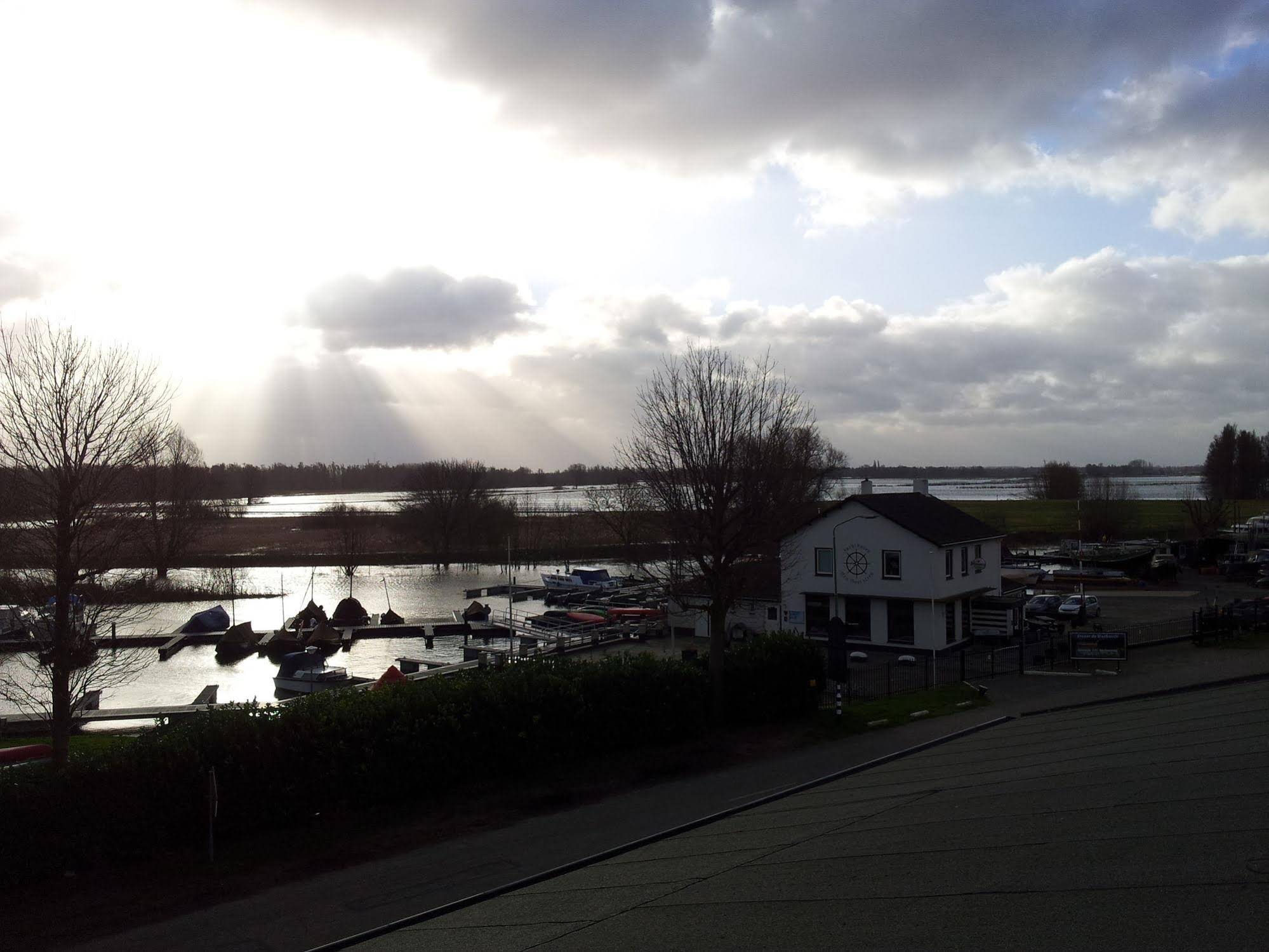 Logis Hotel De Brabantse Biesbosch