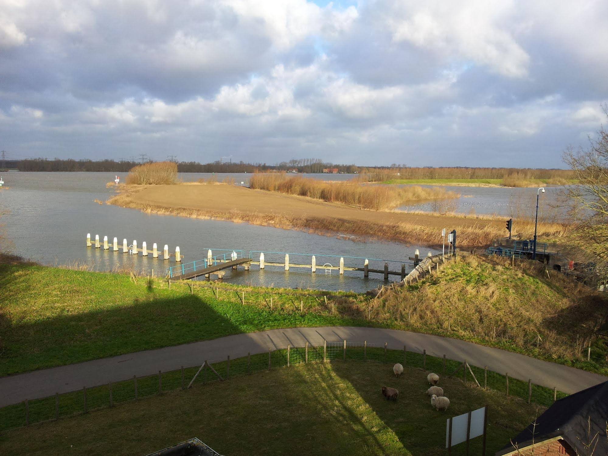 Logis Hotel De Brabantse Biesbosch