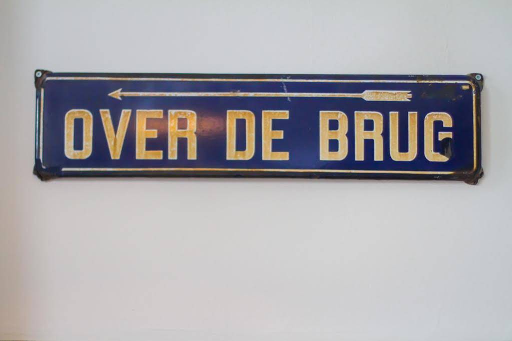 Over de Brug
